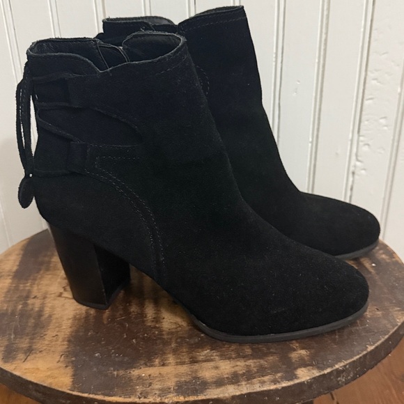 Vionic Womens Black Suede Ronnie Heeled Side Zip Ankle Boots, Size 8 / 39 - Picture 4 of 10